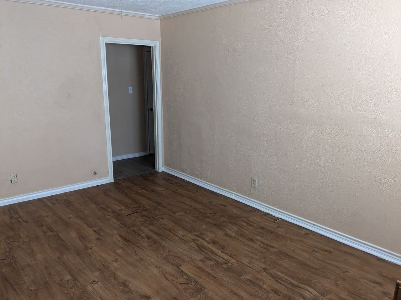 1809 S 3rd St - Photo 6 of 18