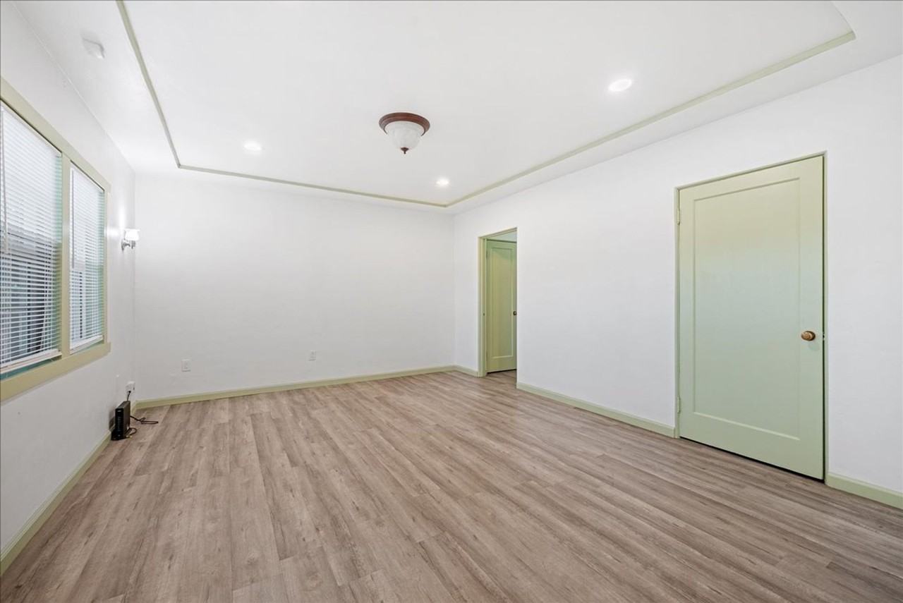 1305 W St - Photo 2 of 20