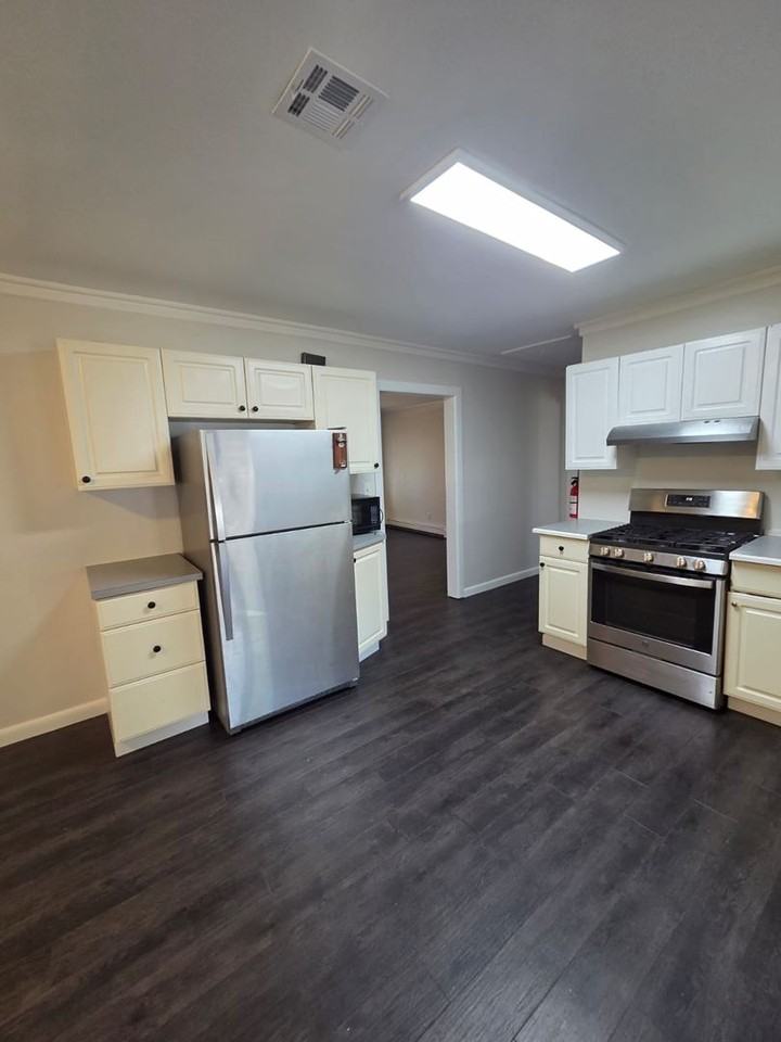 3899 Smith Dr - Photo 3 of 14