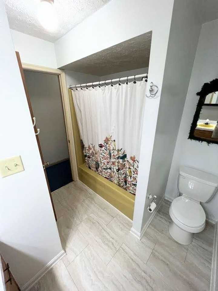 1512 Greenview Dr - Photo 6 of 22