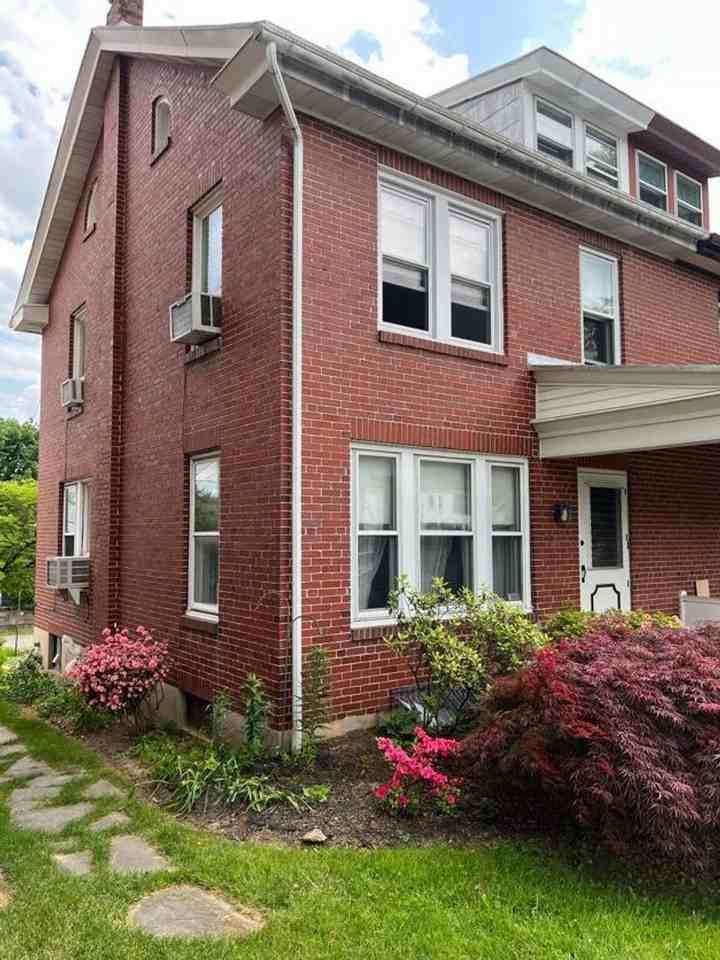 1622 Gregg Ave - Photo 2 of 17