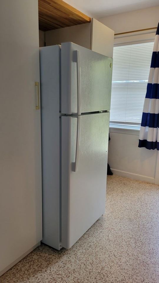 2141 Bay St - Photo 3 of 14