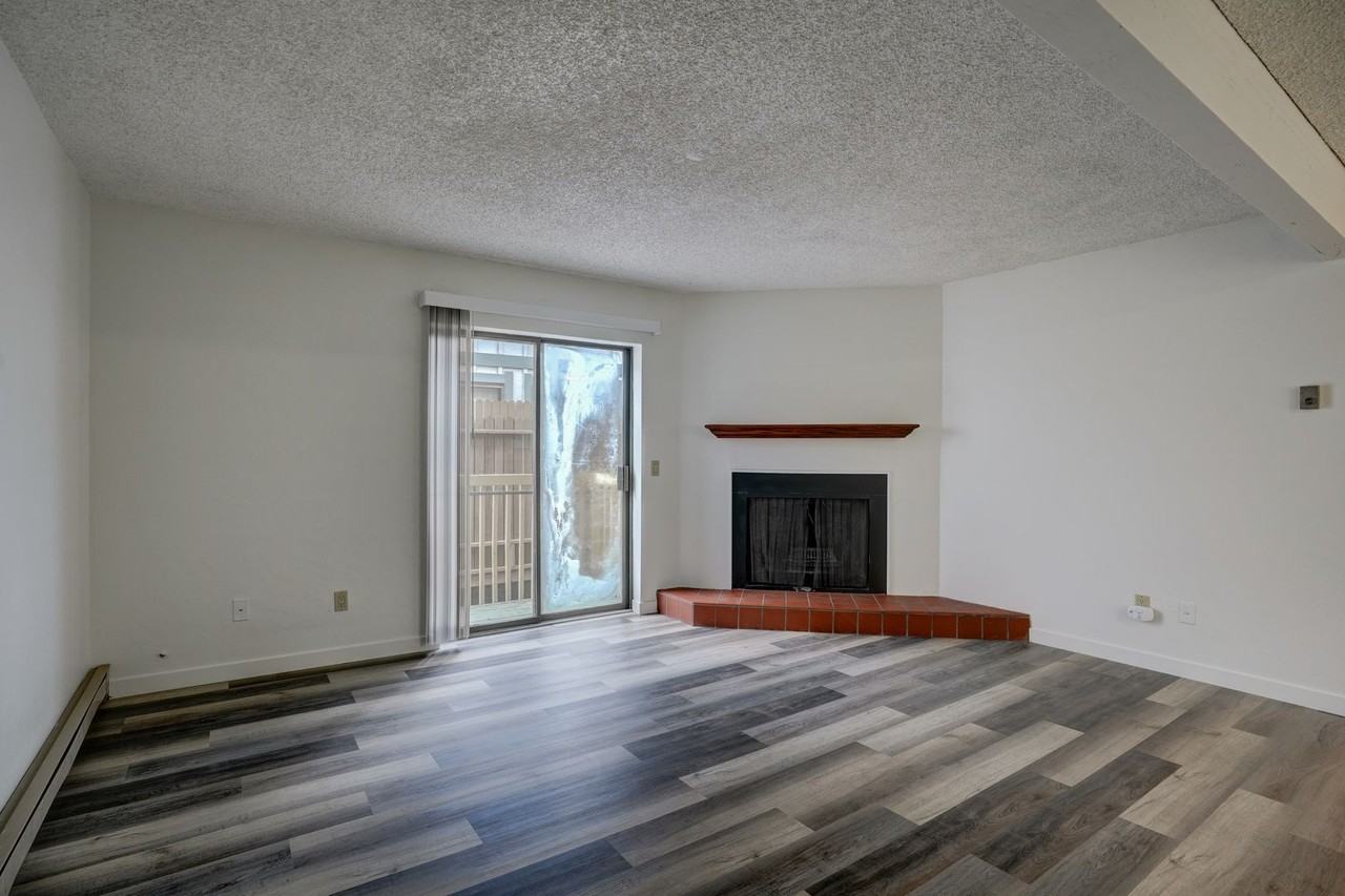 843 Sunset Ave #A - Photo 4 of 29