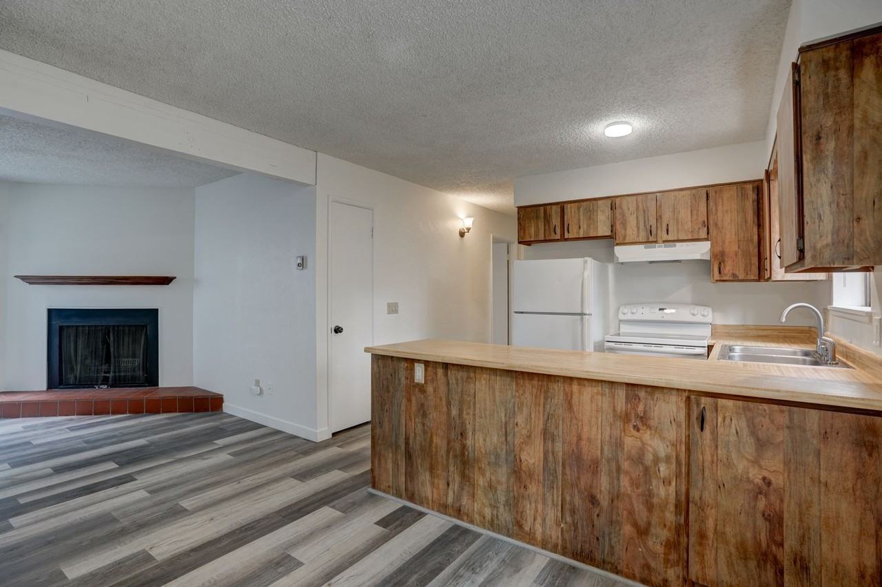 843 Sunset Ave #A - Photo 7 of 29
