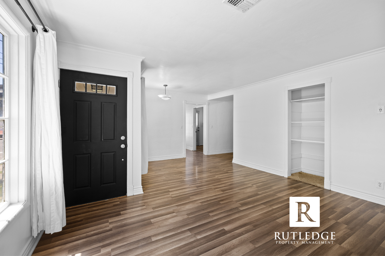 307 Monroe St - Photo 4 of 18