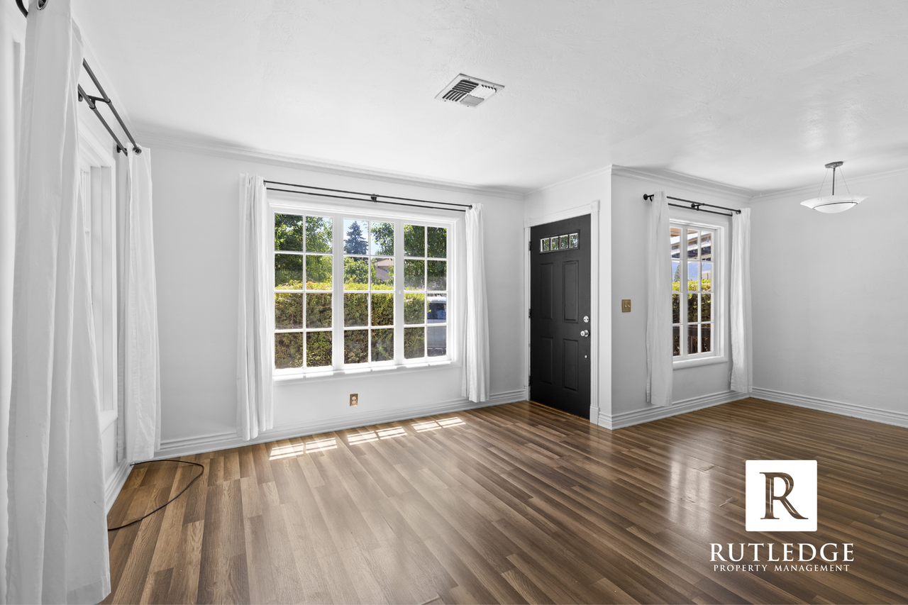 307 Monroe St - Photo 5 of 18
