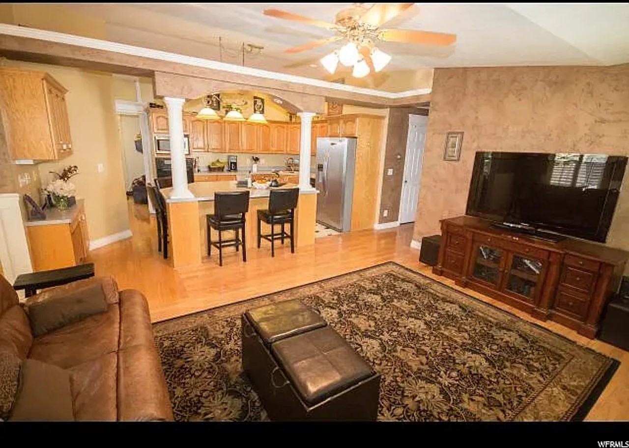 1413 Mountain Rd - Photo 2 of 7