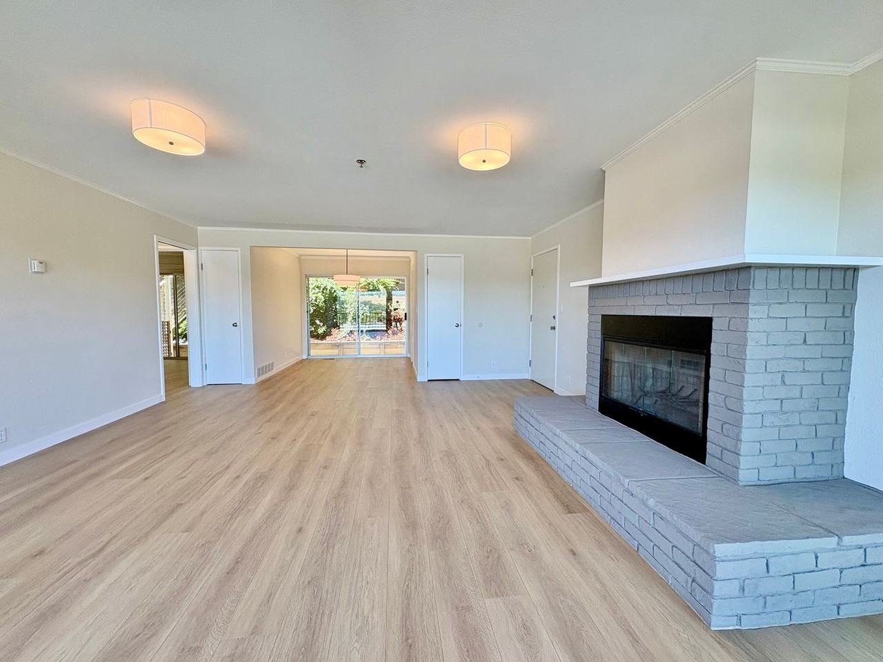 28 Gomez Way #9 - Photo 2 of 15