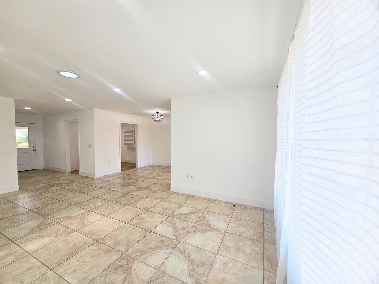 25687 Sandy Lodge Rd - Photo 3 of 42