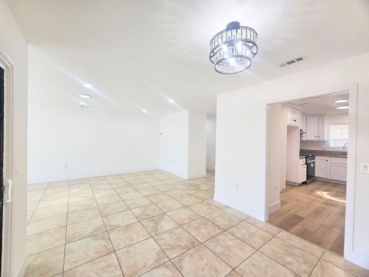 25687 Sandy Lodge Rd - Photo 4 of 42