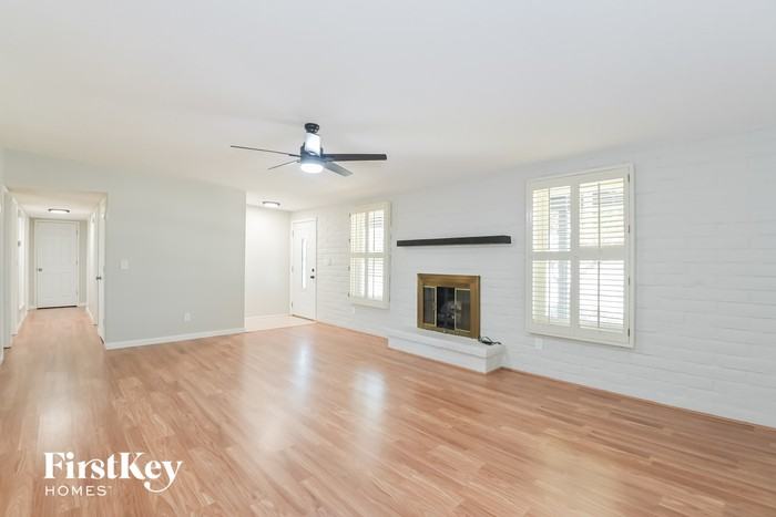 7463 E 45th St - Photo 3 of 15