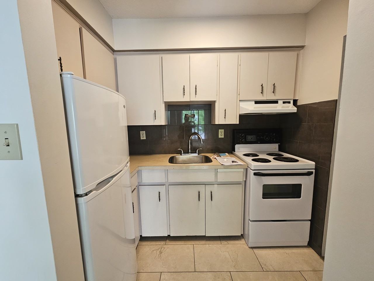 1225 West 14th Avenue - Photo 2 of 10