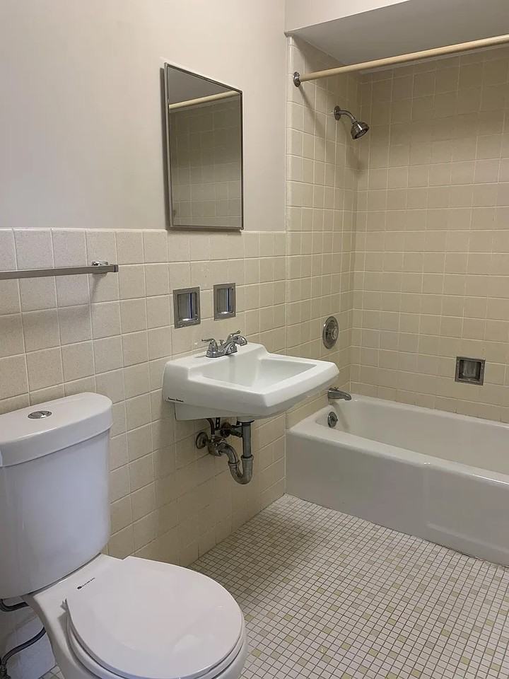 392 Executive Dr #305 - Photo 3 of 4