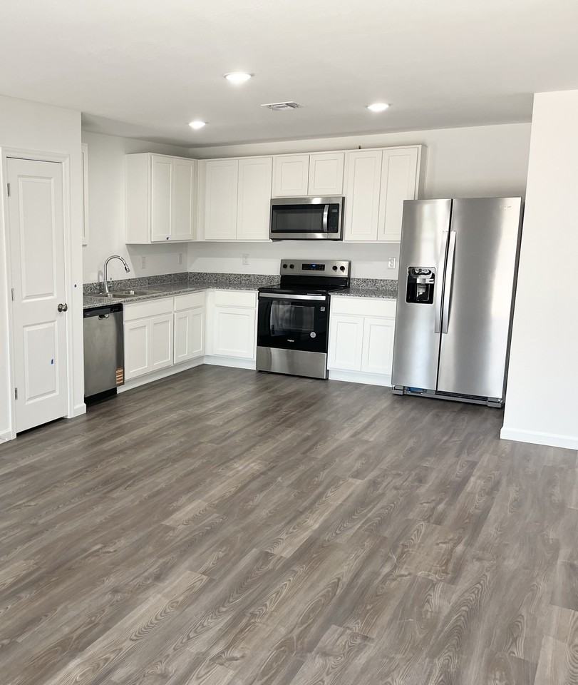 711 Dylan Ct #NA - Photo 5 of 24