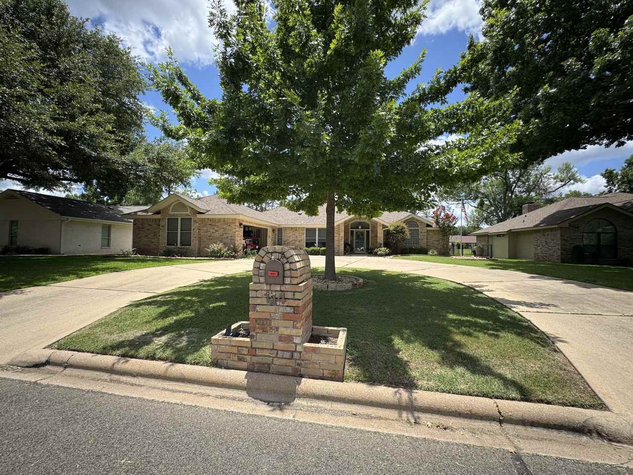 114 Broadmoor St #NA - Photo 2 of 27