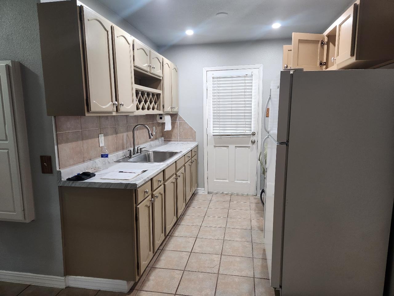 6018 Royal Valley St - Photo 2 of 10