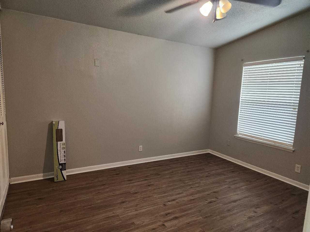 6018 Royal Valley St - Photo 3 of 10