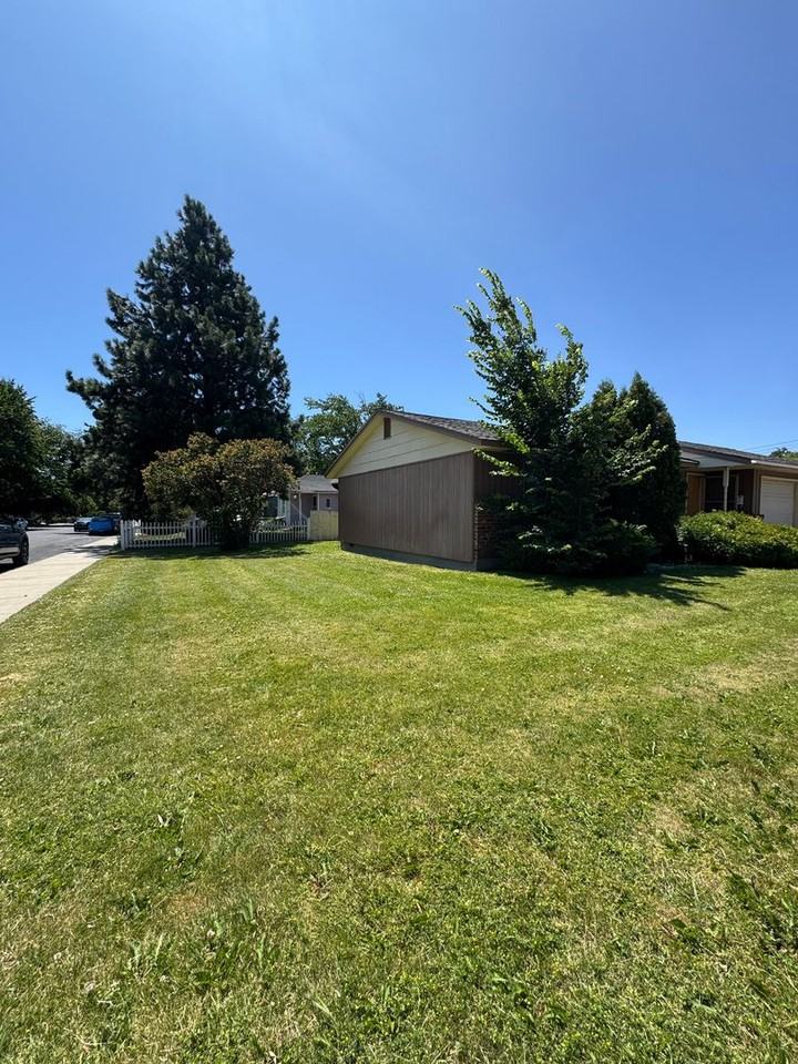 304 E Capitol Ave - Photo 2 of 16