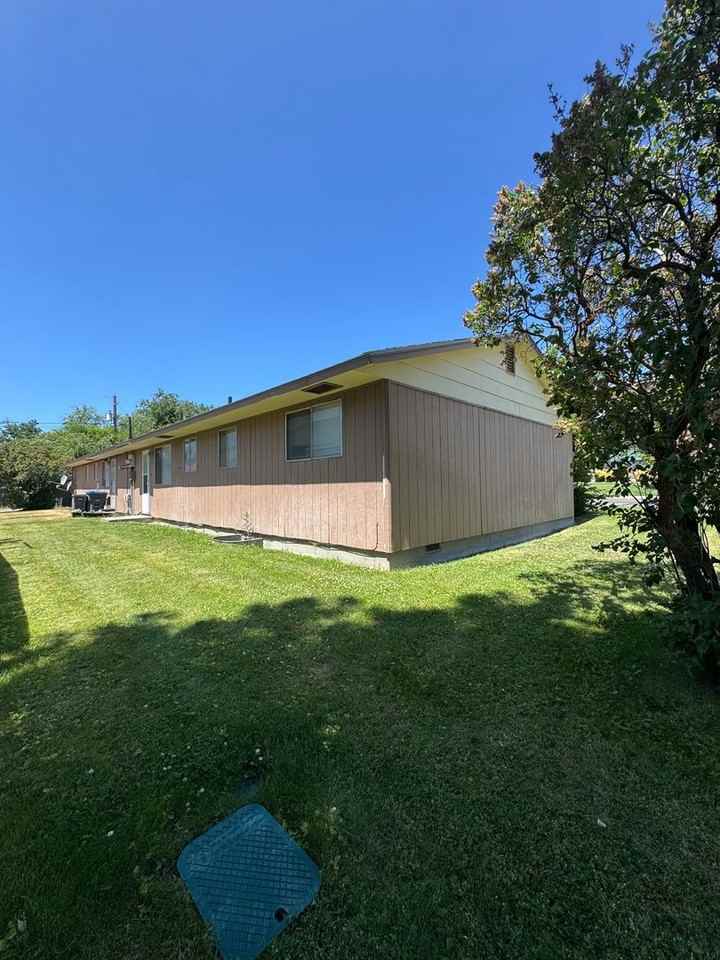 304 E Capitol Ave - Photo 3 of 16