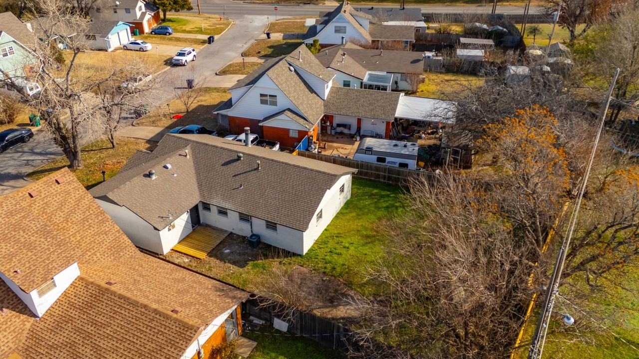 2916 Southwest 61st Street - Photo 3 of 23