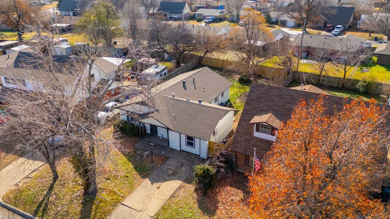 2916 Southwest 61st Street - Photo 4 of 23