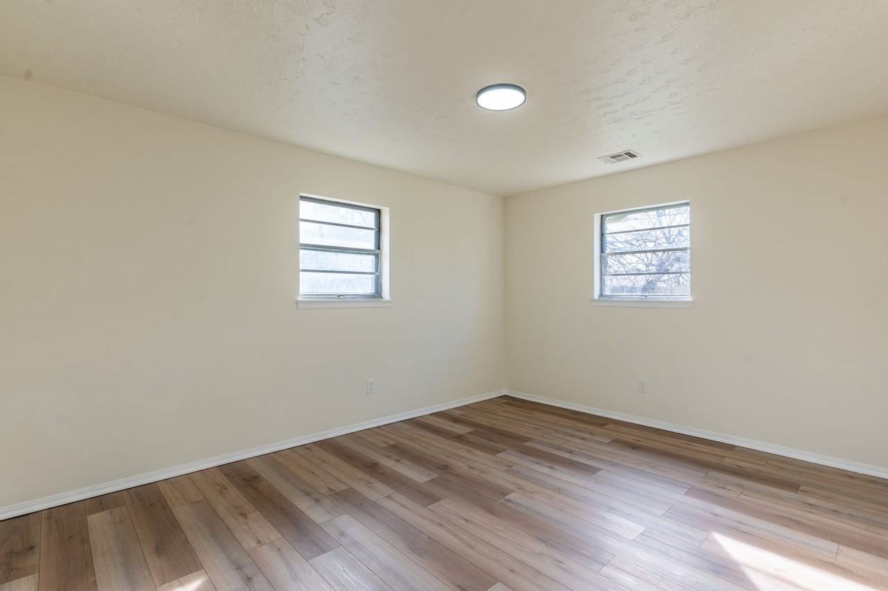 2916 Southwest 61st Street - Photo 7 of 23