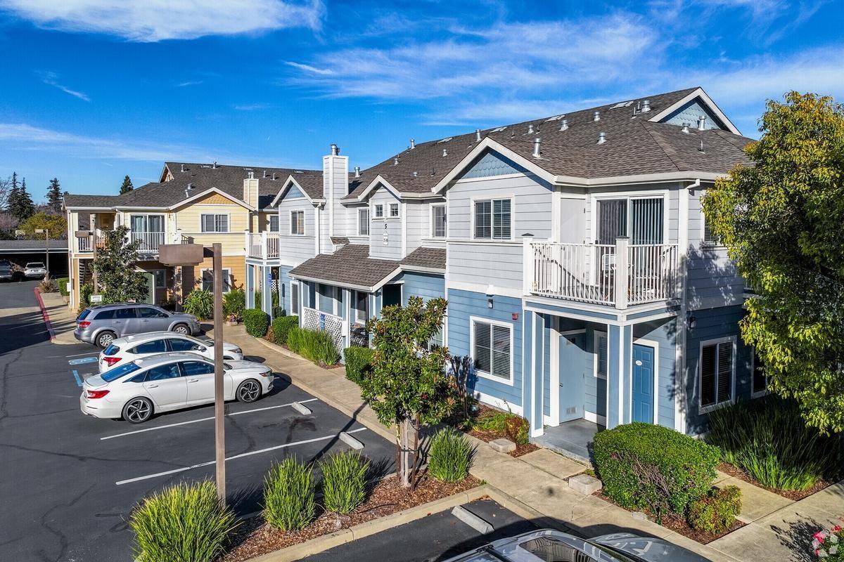 1802 F St - Photo 4 of 18