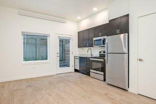 330 Ne Dekum St - Photo 1 of 1