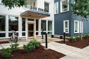 330 Ne Dekum St - Photo 1 of 1