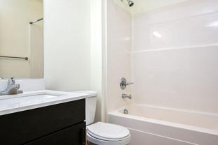 330 Ne Dekum St - Photo 1 of 1