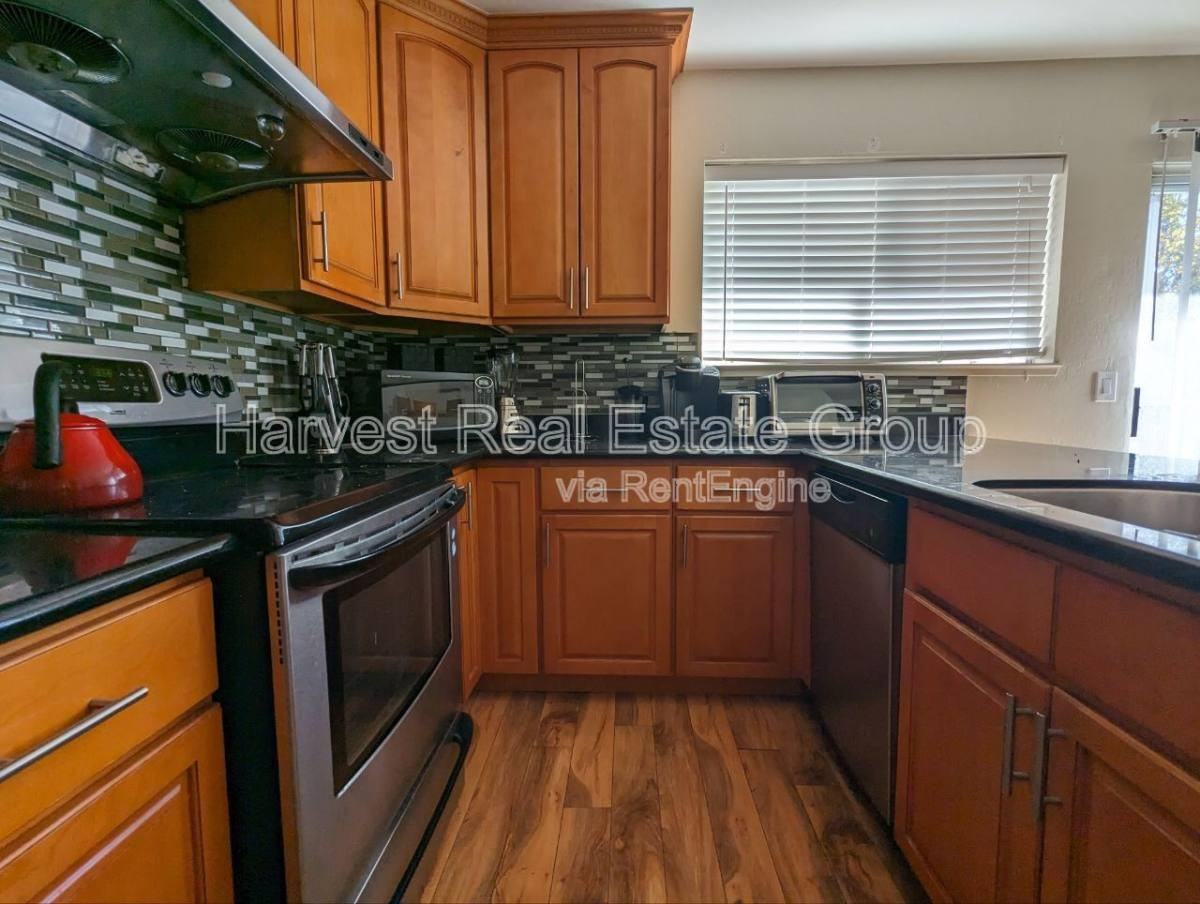 622 Old San Francisco Rd #1 - Photo 3 of 10