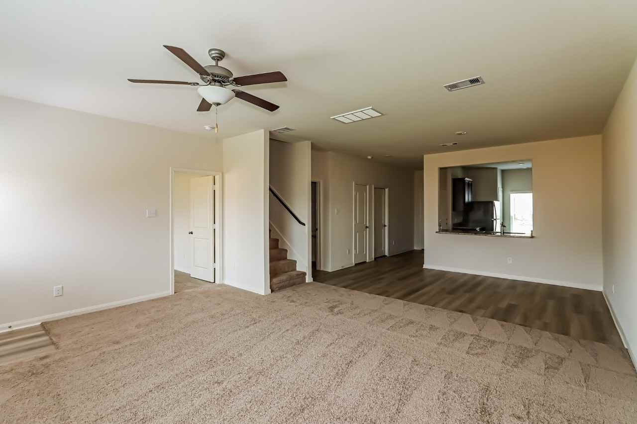 26713 Frost Dr - Photo 5 of 31