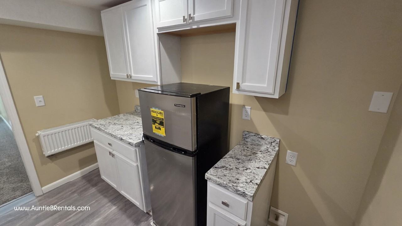 871 Saint Clair Ave #3 - Photo 5 of 26