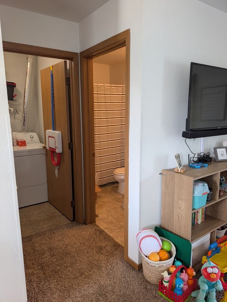 203 Jewel Drive - Photo 4 of 50