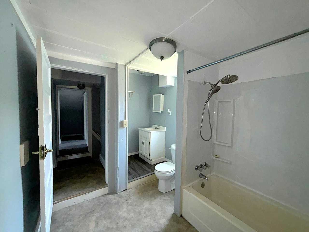 101 South Roosevelt Avenue, Unit 2 (Upper) - Photo 4 of 12