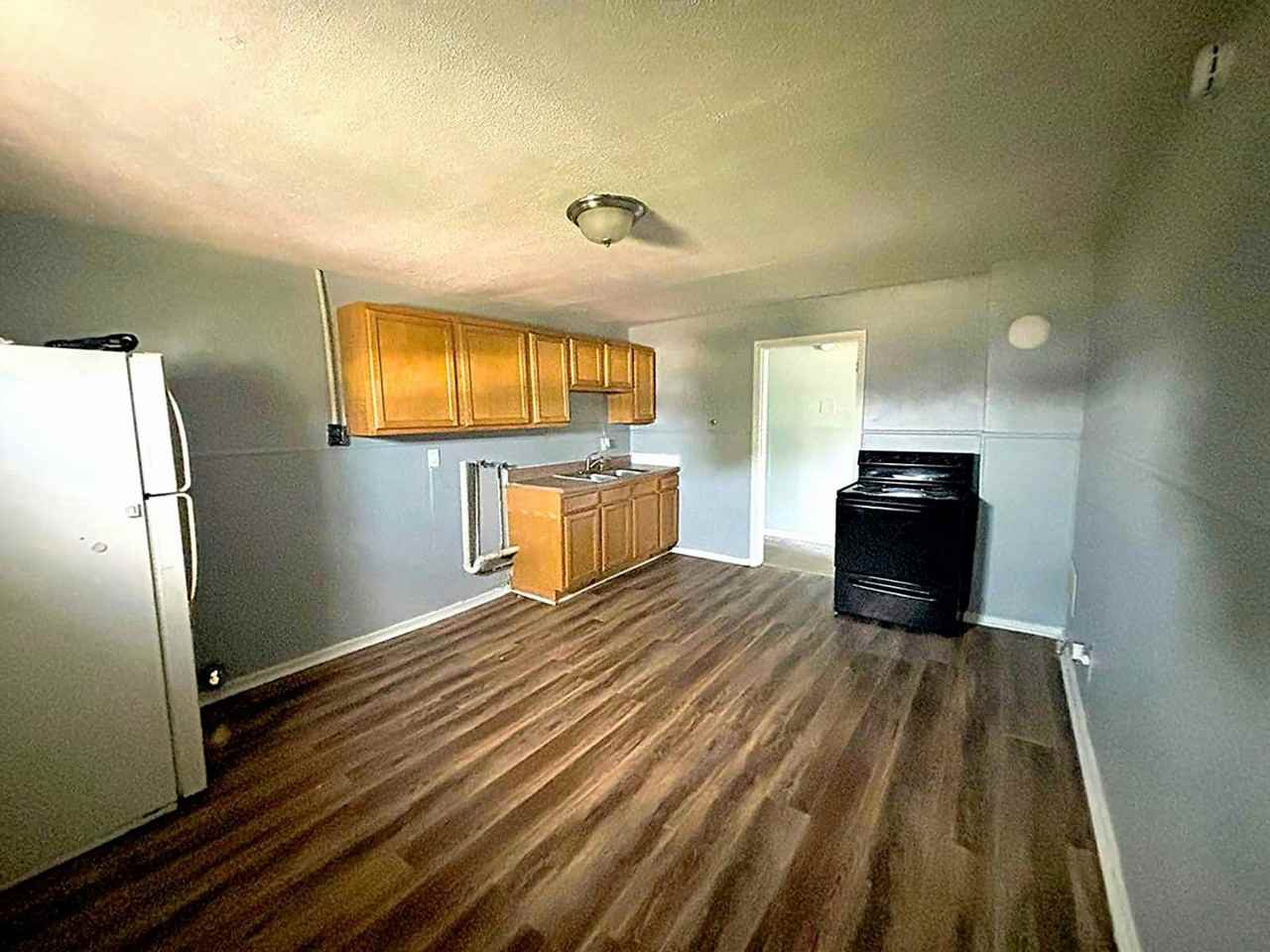 101 South Roosevelt Avenue, Unit 2 (Upper) - Photo 2 of 12