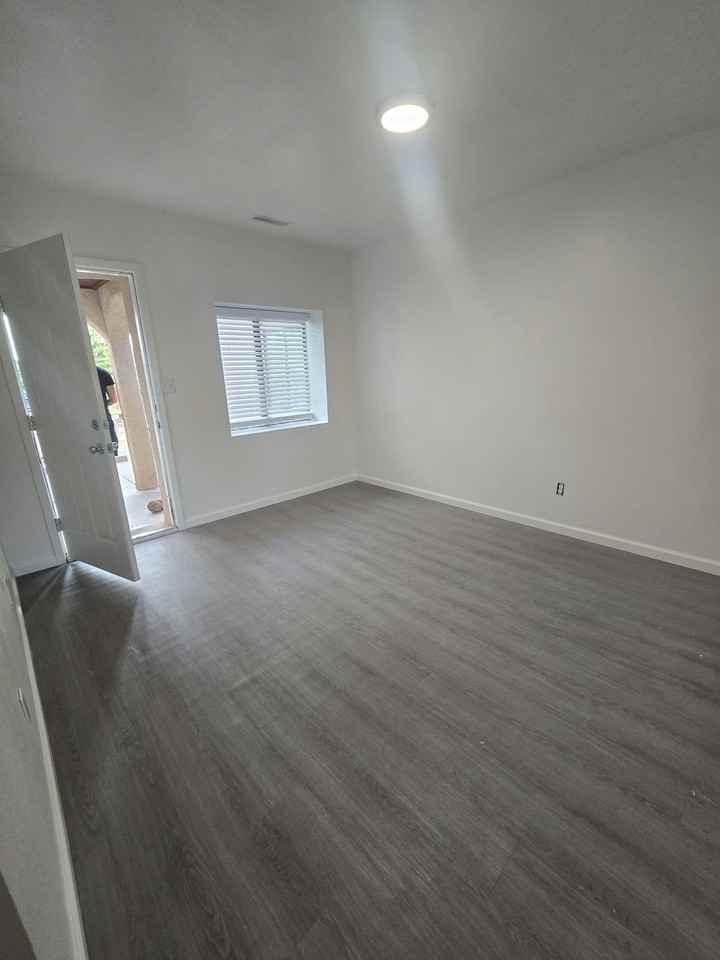 300 S 5th St, Unit B - Photo 5 of 6