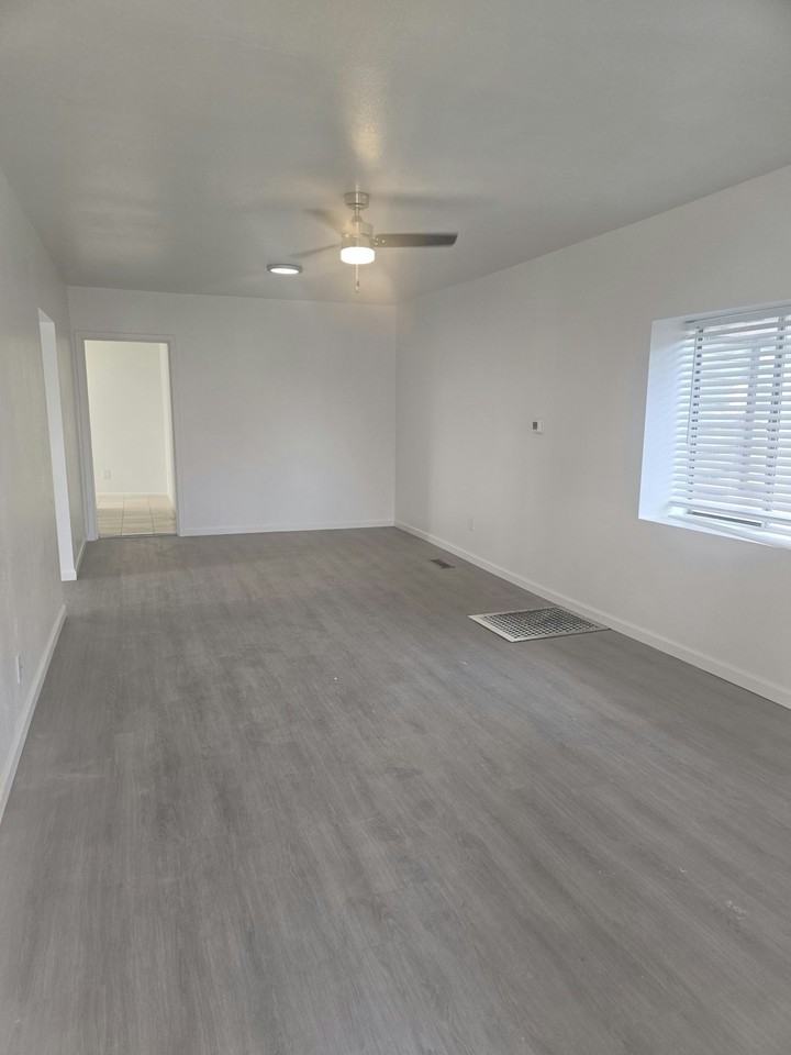 300 S 5th St, Unit A - Photo 4 of 5