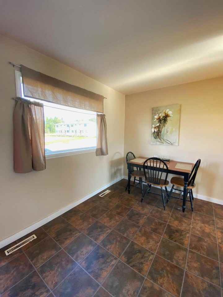 12 Little Wedeene St - Photo 2 of 10