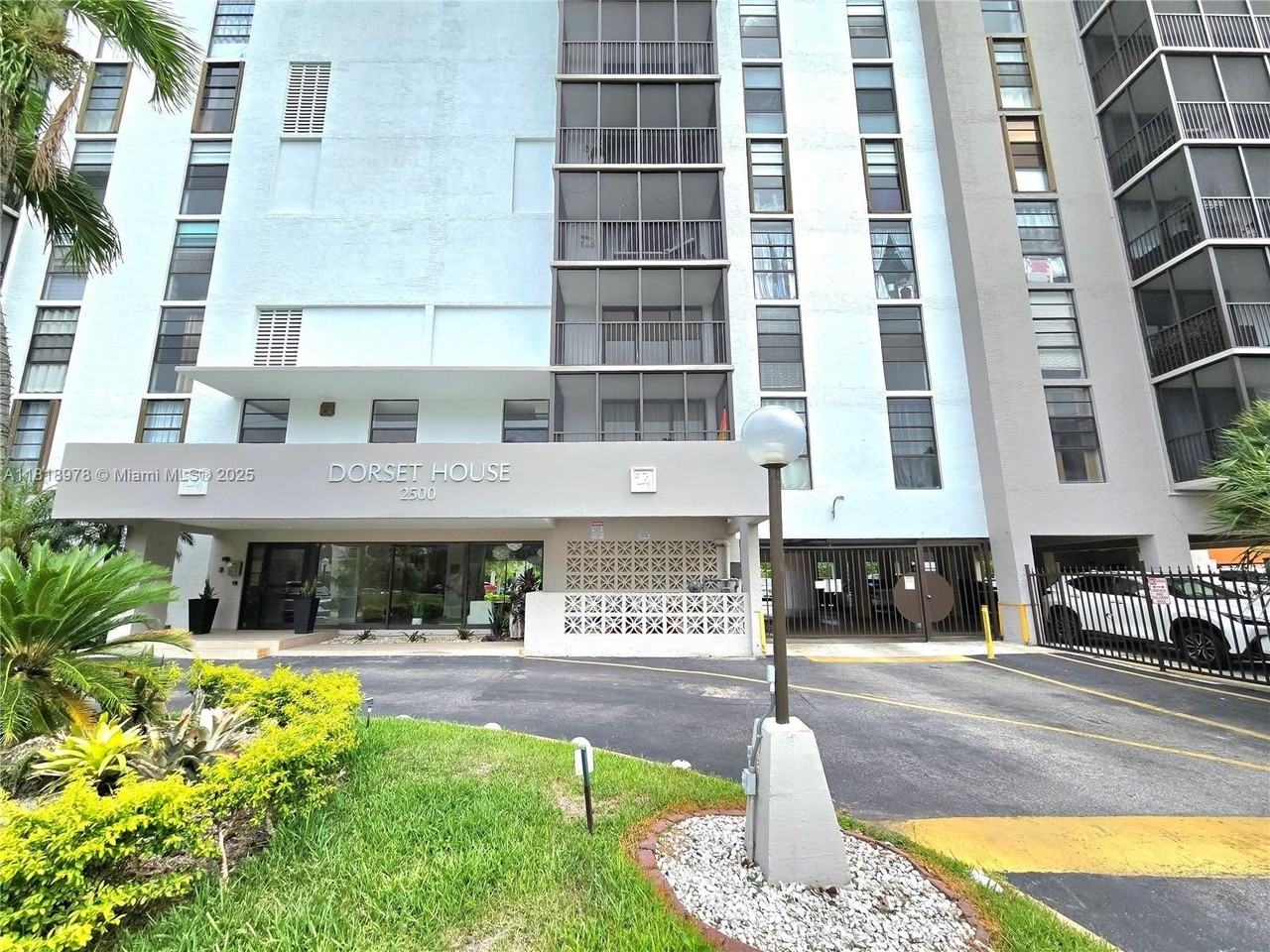 2500 Northeast 135th Street #B208