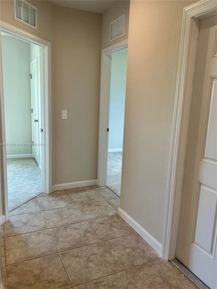 217 Raspberry Rd - Photo 5 of 39