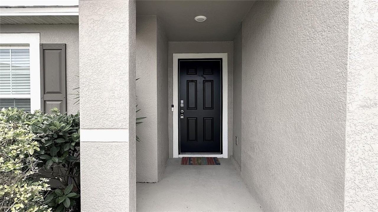 421 Pinecrest Loop - Photo 2 of 18