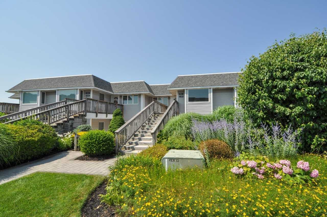 806 Bluffs Dr N - Photo 3 of 30