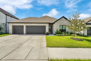 featured image of 260 Lakeside Dr