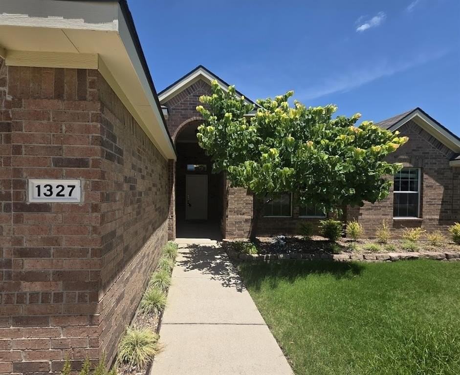 1327 Hill View Trl - Photo 2 of 24