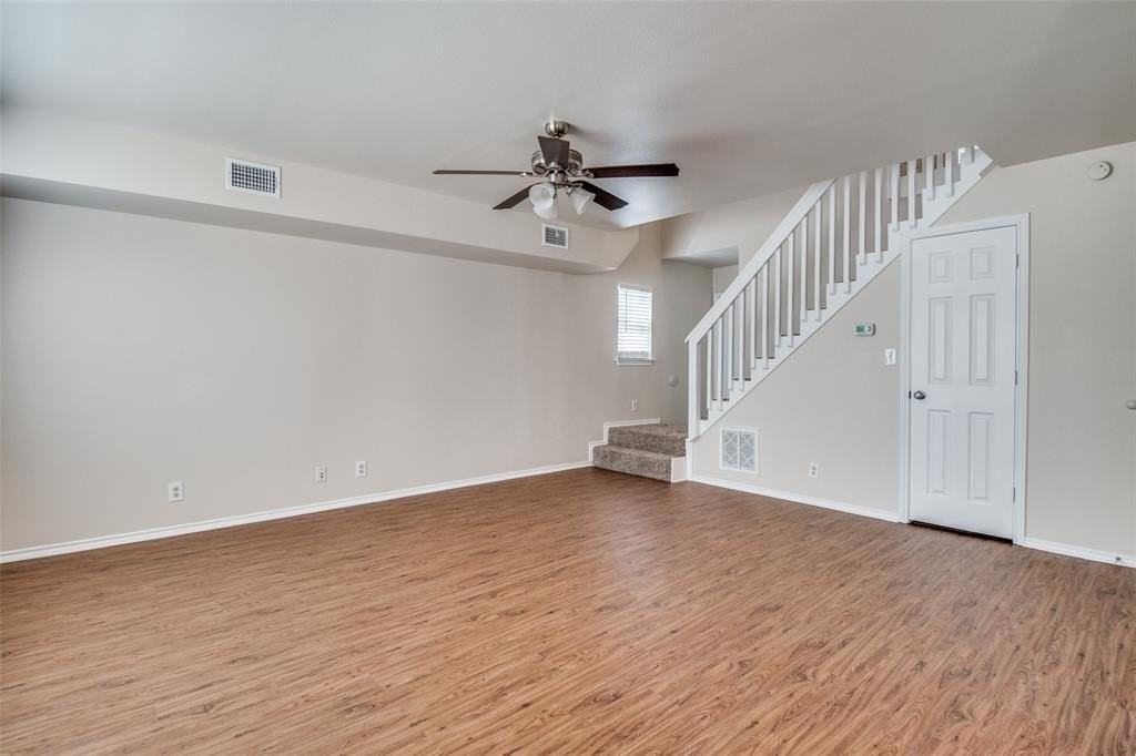 913 N Brents Ave - Photo 3 of 25