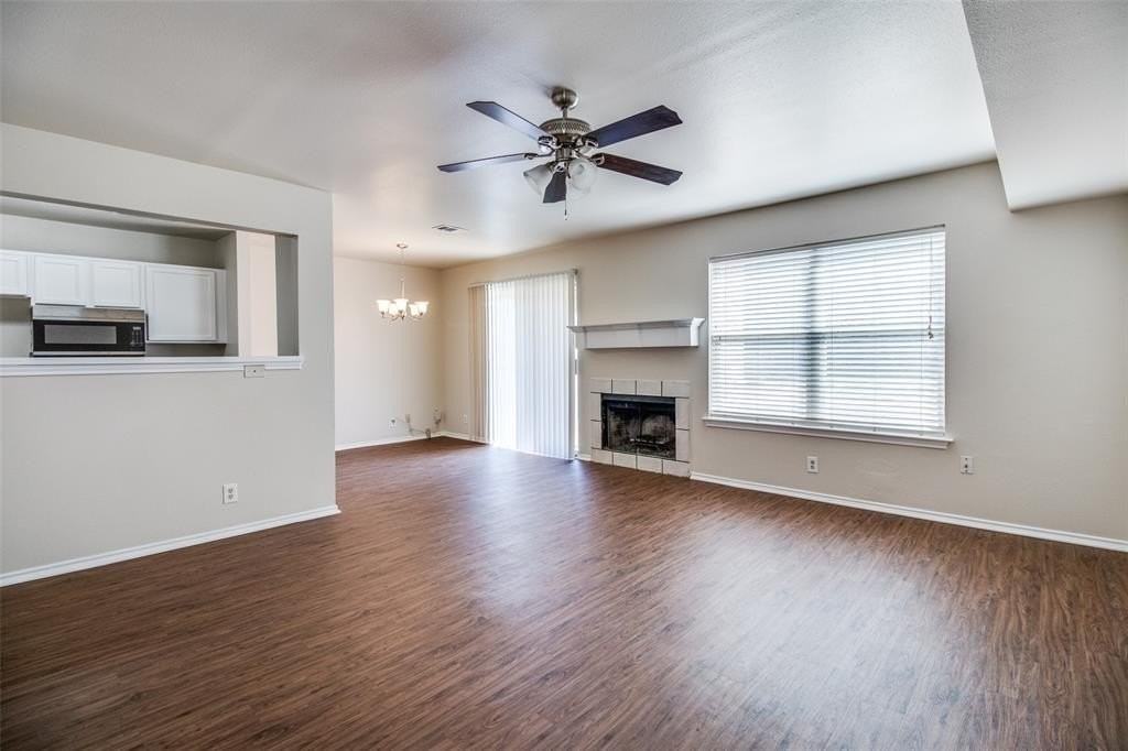 913 N Brents Ave - Photo 4 of 25