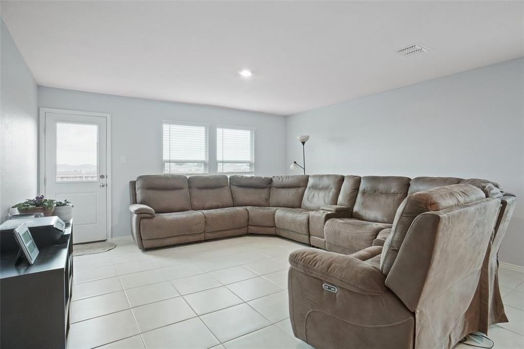 5808 Timber Point Dr - Photo 4 of 21