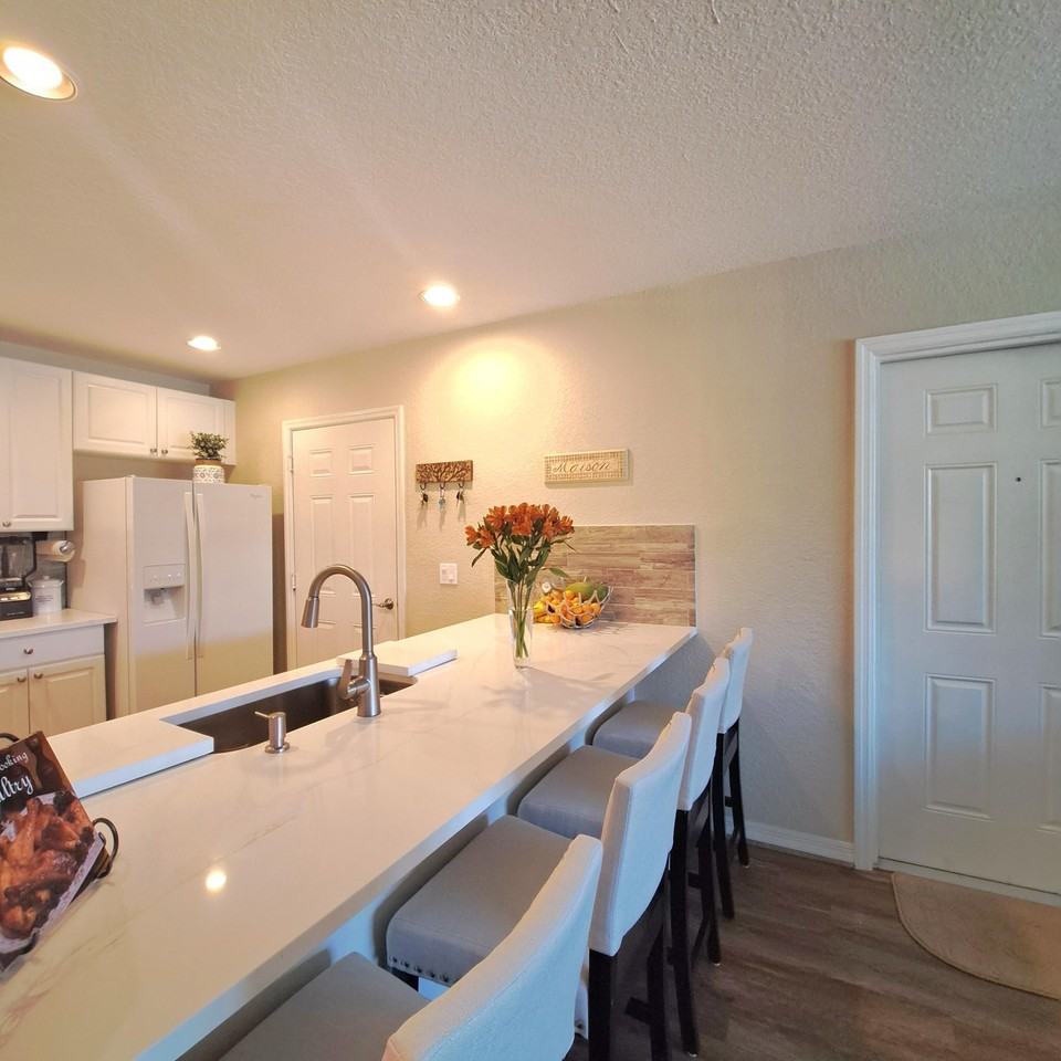 1747 N Dovetail Dr #A - Photo 5 of 12