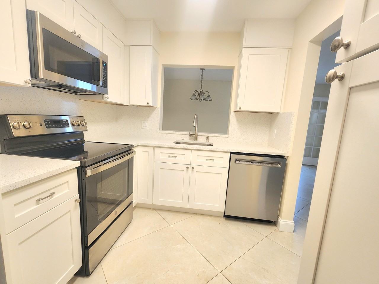 3178 3178 Via Poinciana 402 #402 - Photo 7 of 22